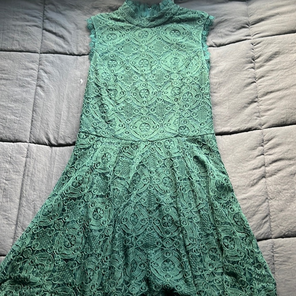 city studio women’s green lace dress (size 11, but fits small)